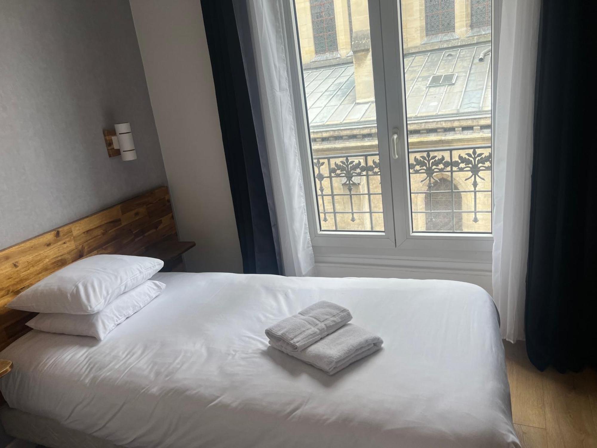 Hotel De La Perdrix Rouge Paryż Zewnętrze zdjęcie